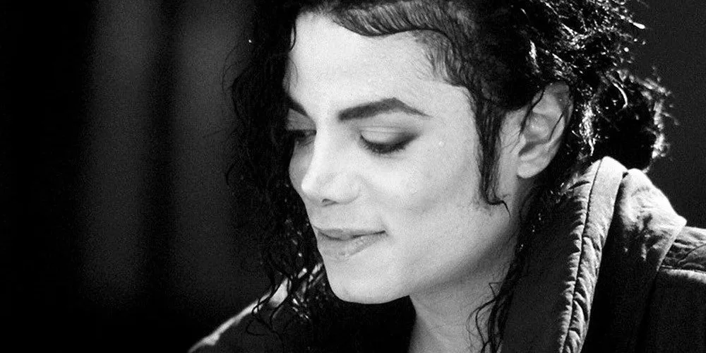 Realeza, Ritmos e Resistência: A Celebração da Identidade Negra na Música de Michael Jackson | 1 j ZFr