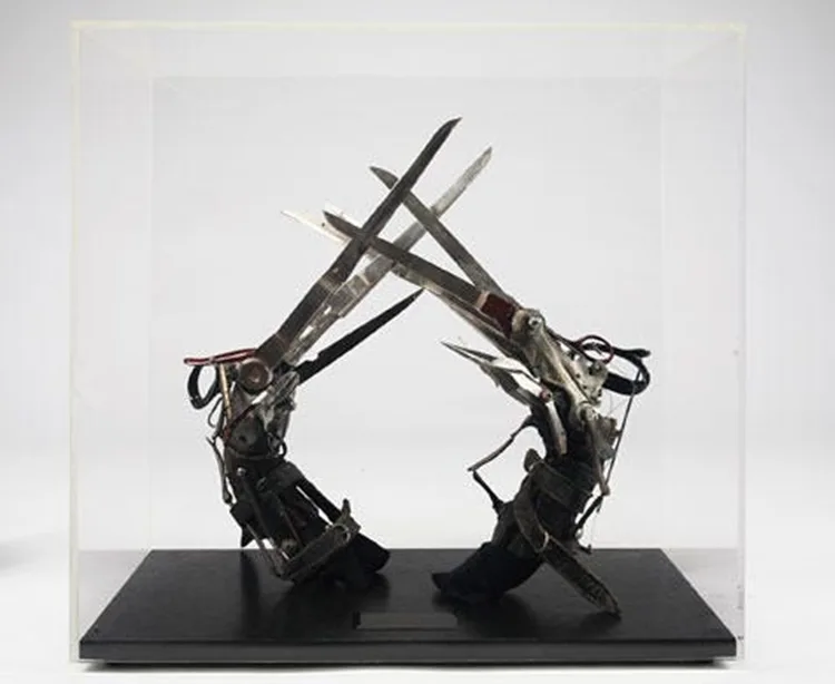 1_yPo86aK49ld8QnCFHzdHKg Como Michael  Jackson quase ganhou o papel no filme “Edward Mãos de Tesoura”