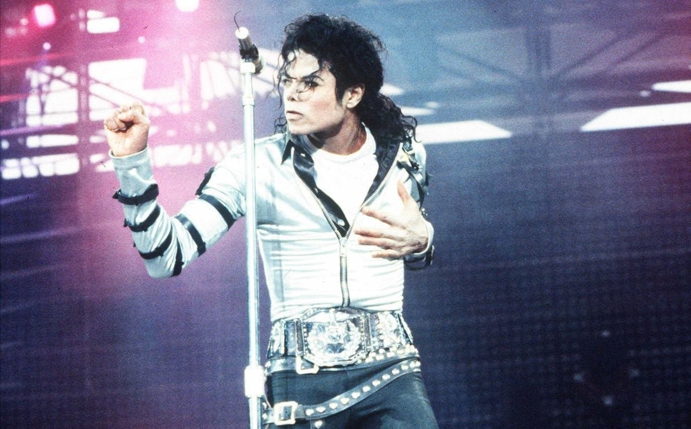 [Arquivo HIStórico] Michael Jackson encanta Gales com Show histórico no Cardiff Arms Park | 51Bu7PfRhML 1