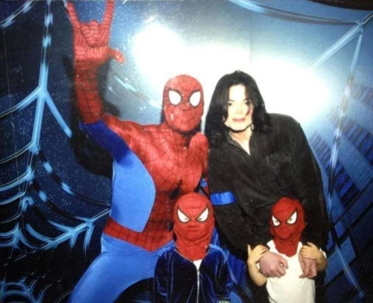 Aventuras de Michael Jackson e filhos em um dia de Halloween | Aventuras de Michael Jackson e filhos em um dia de Halloween