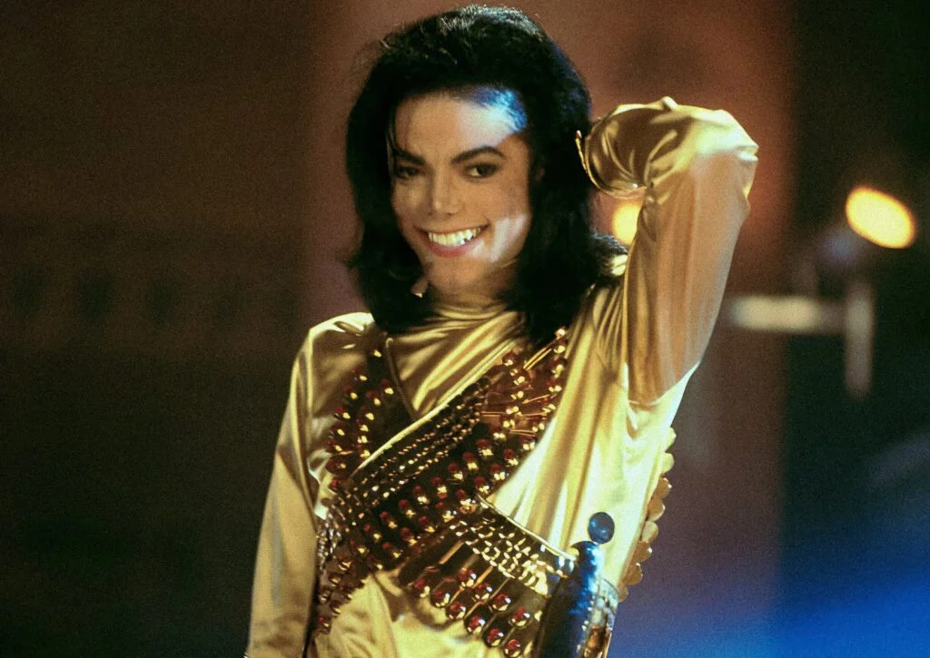 MJ-Beats-Best-Of-Joy-1-1024x725 Cinco bilhões de razões para lembrar quem é o Rei do Pop