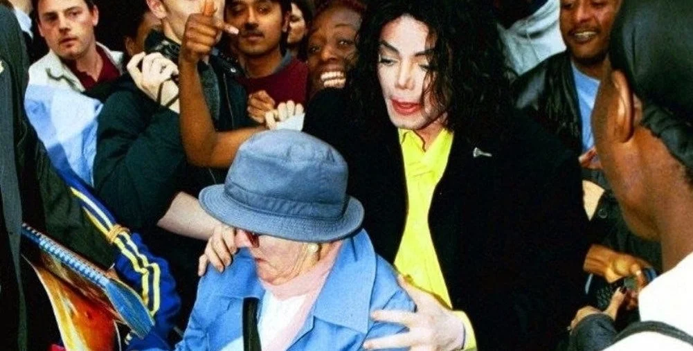 Super Michael Jackson: ''Salvando a vida de uma idosa" | MJ curiosidade