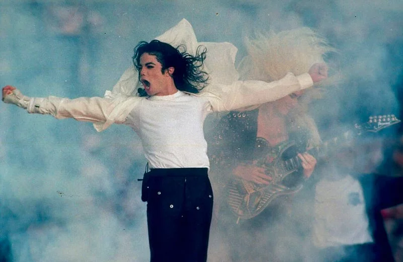 Universal irá distribuir cinebiografia de Michael Jackson | Michael Jackson Super Bowl