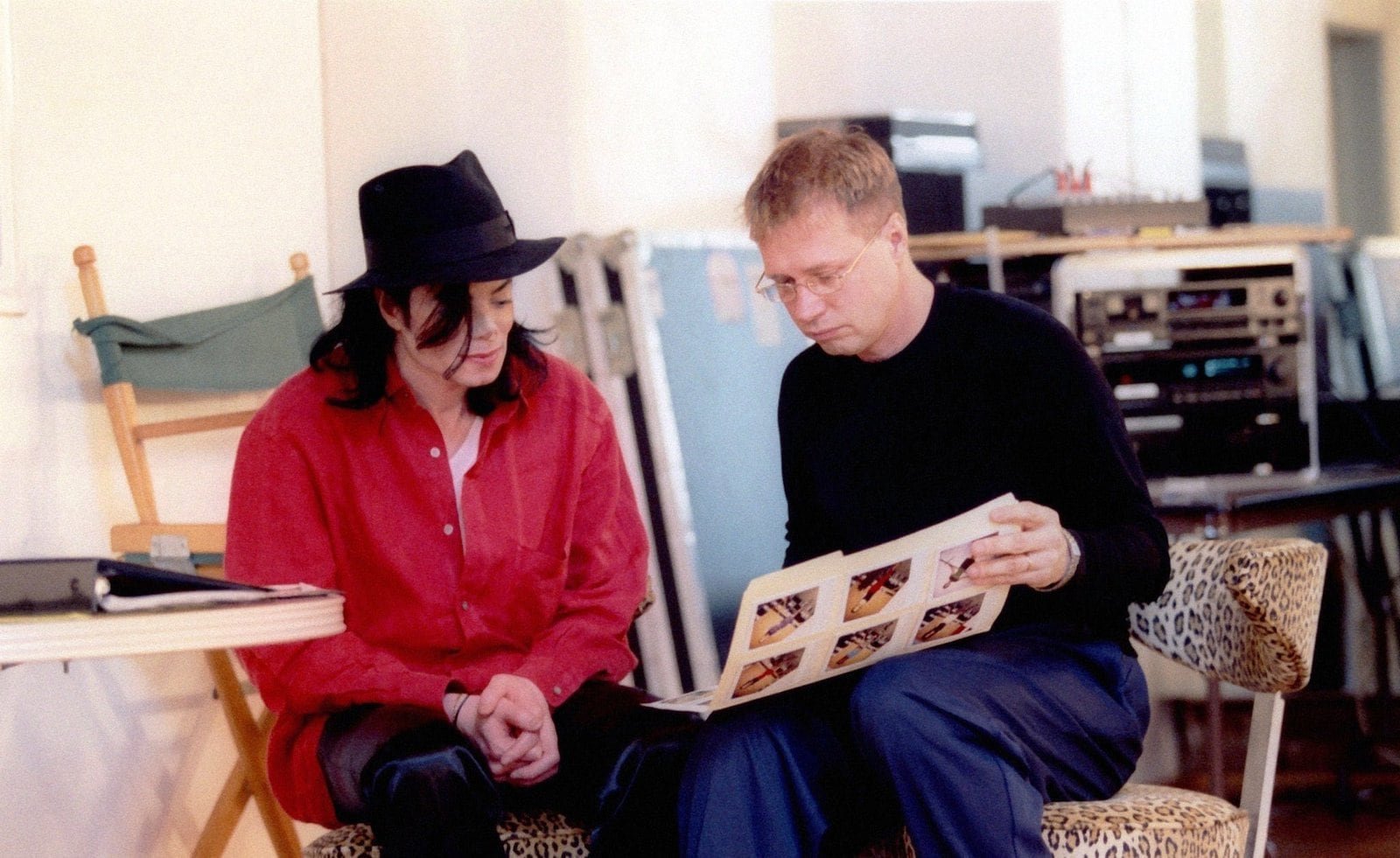 Michael Jackson por Vincent Paterson: Uma Homenagem ao Respeito, à Gentileza e à Genialidade | Michael Jackson e o coreografo e diretor Vincent Paterson nos bastidores do ensaio geral para o curta Blood On The Dance Floor MJ Beats