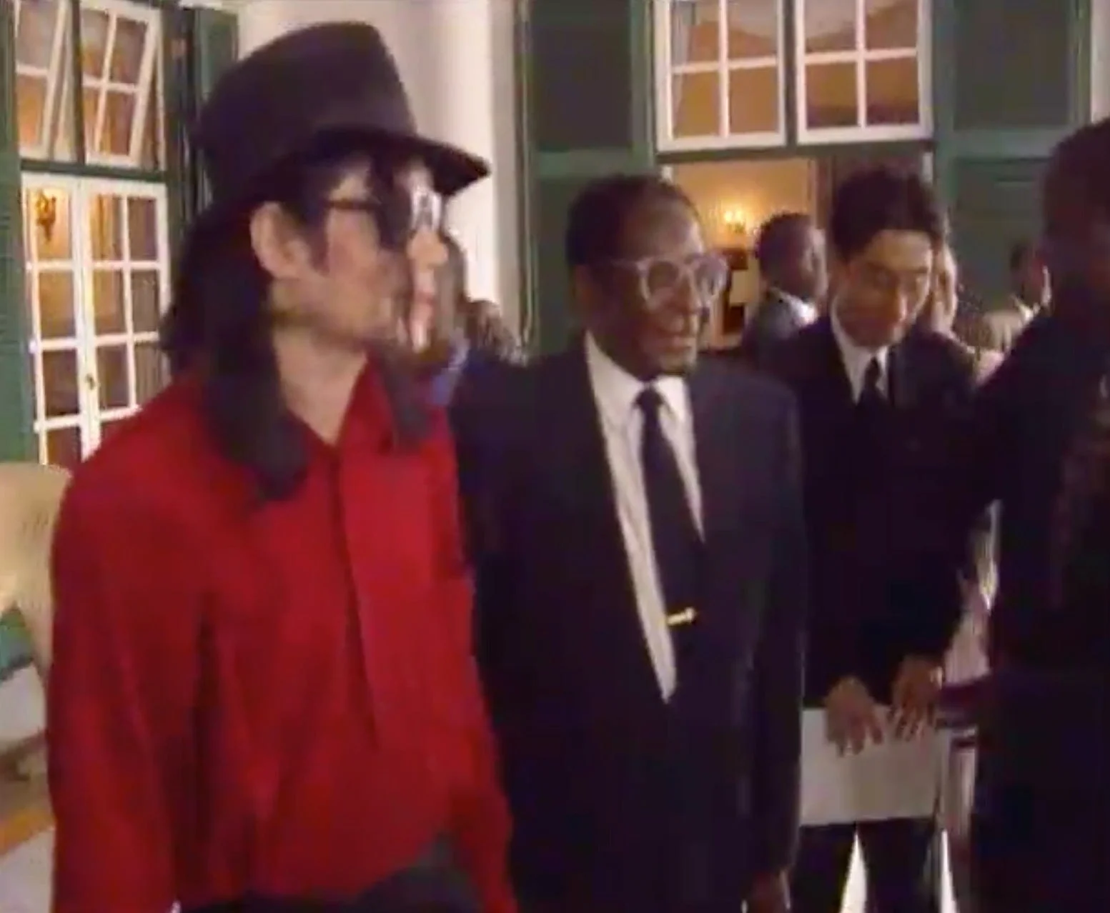 Quando o Rei do Pop foi recebido com honrarias no Zimbábue, África | Michael Jackson video inedito MJ Betas