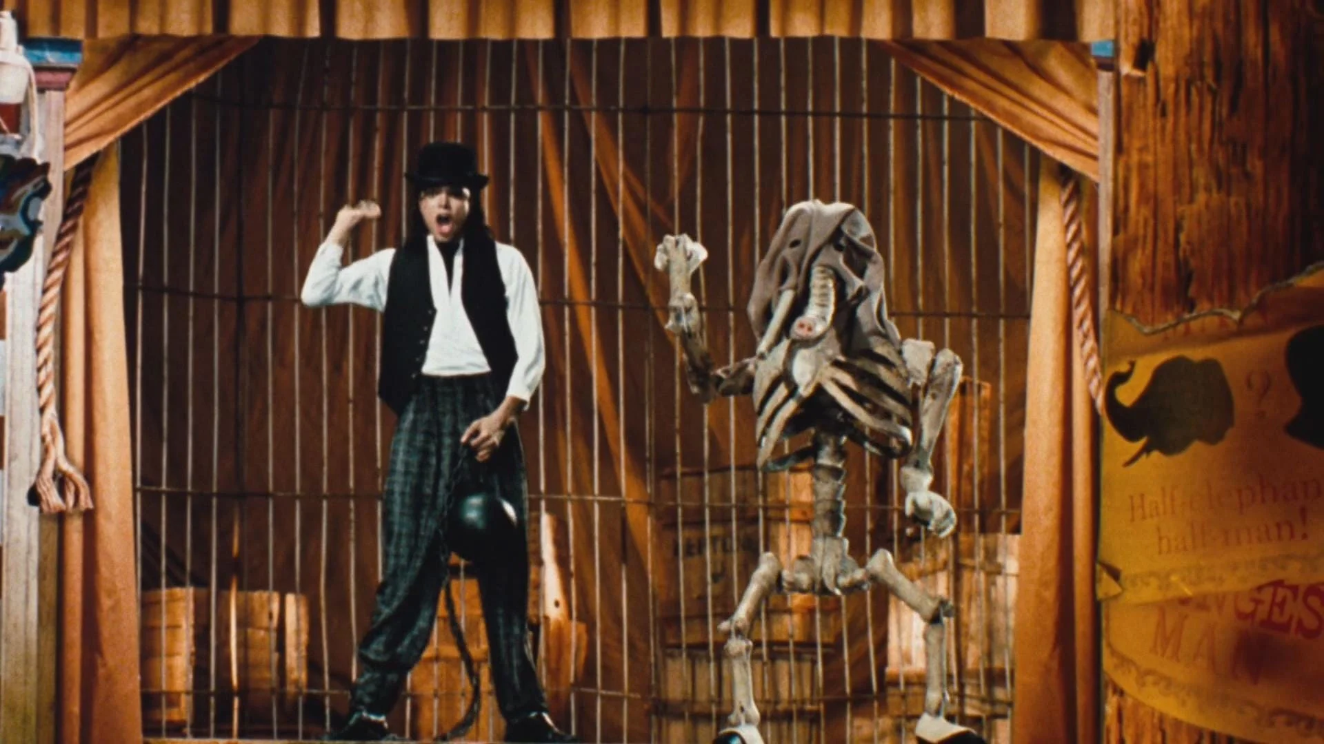 Leave Me Alone: Michael Jackson e os ossos do homem elefante | Michael Jackson ‘danca com os ossos de Joseph Carey Merrick no videoclipe da musica Leave Me Alone