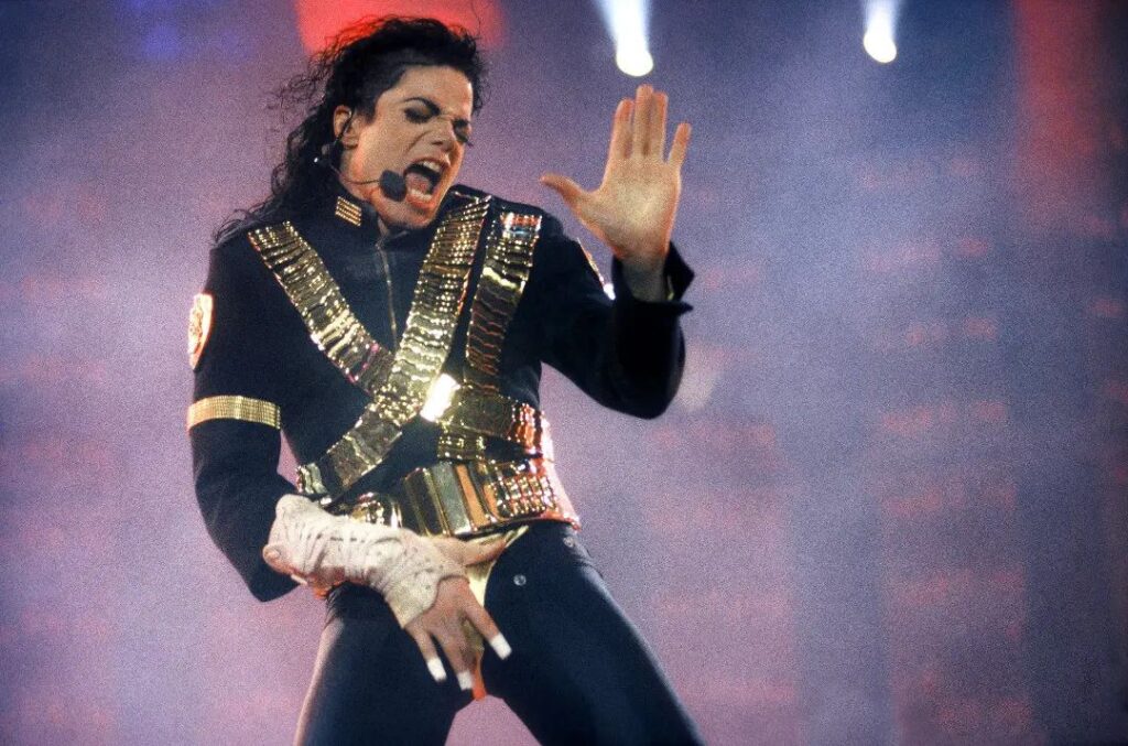 Michael Jackson performa "Jam" na Dangerous World Tour