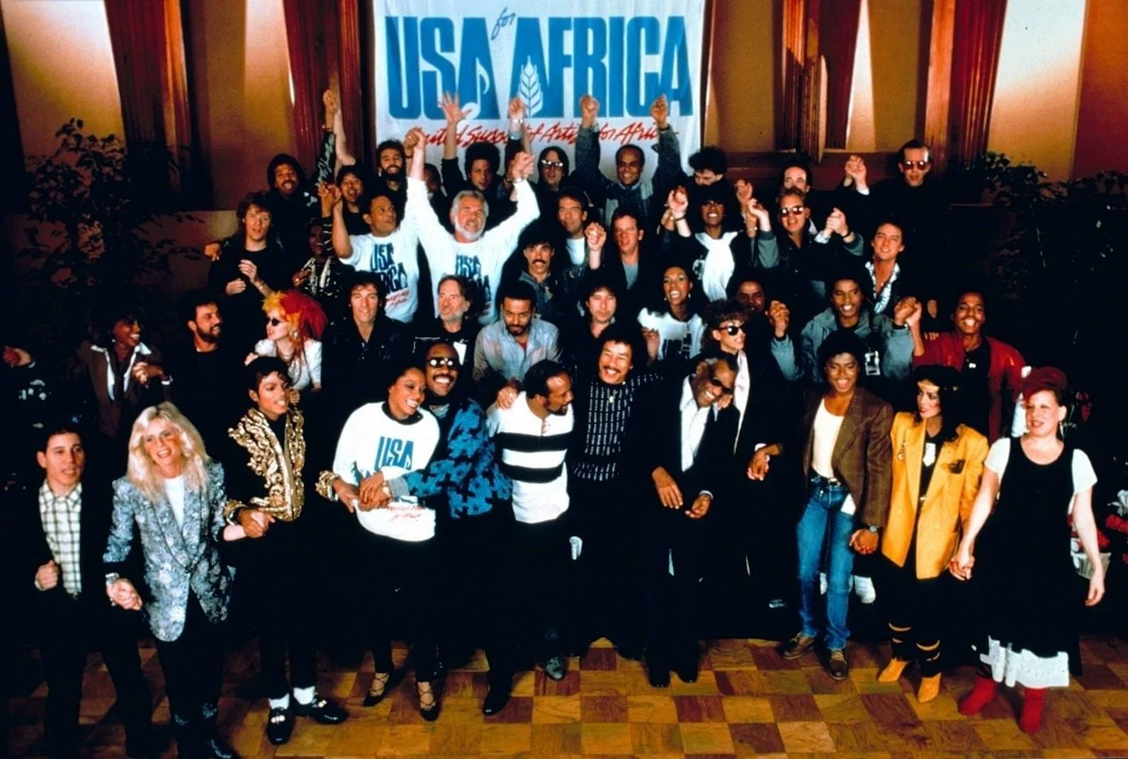 We Are The World: música hino da humanidade completa 39 anos | We Are The World 39 anos MJ Beats