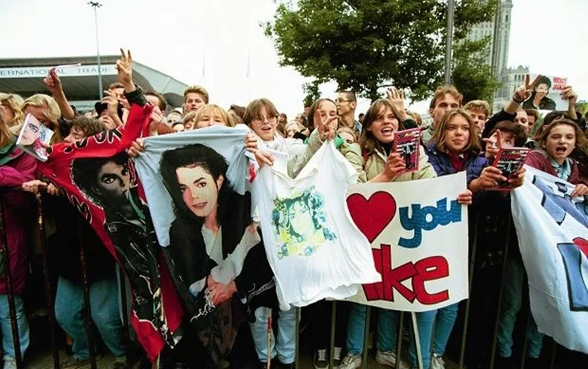 Vingança dos Fãs: Michael Jackson e a Batalha Contra os Tabloides | z22397582QMichael Jackson w Polsce