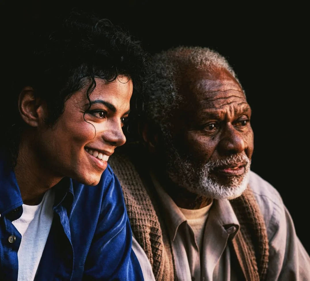 Assista à versão completa do videoclipe “The Way You Make Me Feel”, de Michael Jackson | HNKTljzWkAE6Wfs