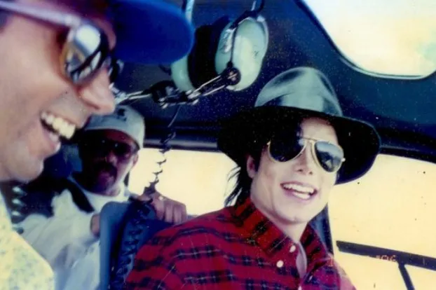 helicoptero-Michael-Jackson-Brasil-MJ-BEATS O passeio de helicóptero de Michael Jackson no Rio de Janeiro