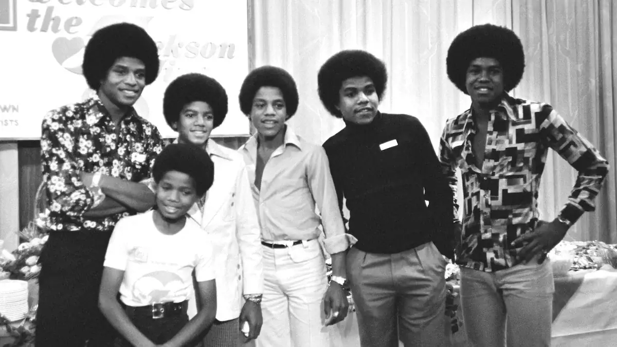 Cinebiografia de Michael Jackson encontra atores que interpretarão os Jackson 5 | ss 1