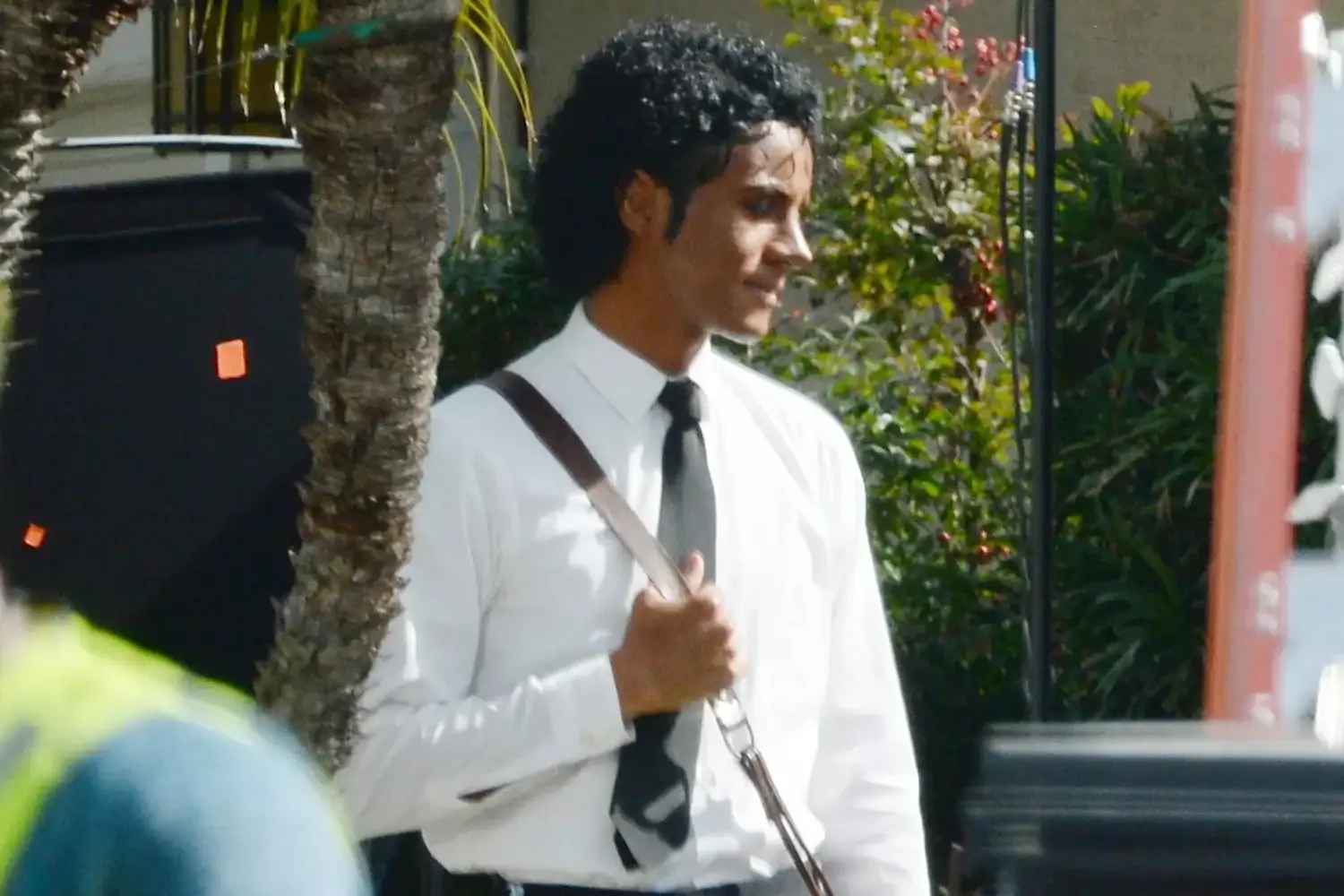 ss Sobrinho se transforma em Michael Jackson durante filmagens de cinebiografia