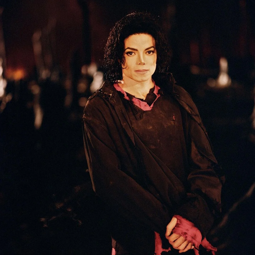 A Jornada de "Earth Song": A Reflexão Ambiental de Michael Jackson | MJ Beats Earth Song