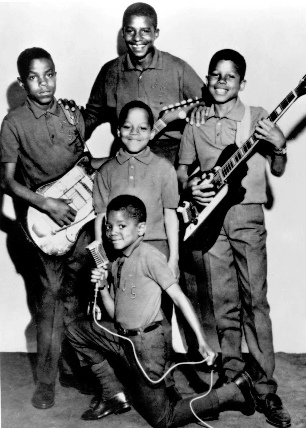 Michael-Jackson-family-091624-4-9156996748464357a760da3f55f6c8cb Michael Jackson: A infância sob a sombra da disciplina de Joe Jackson
