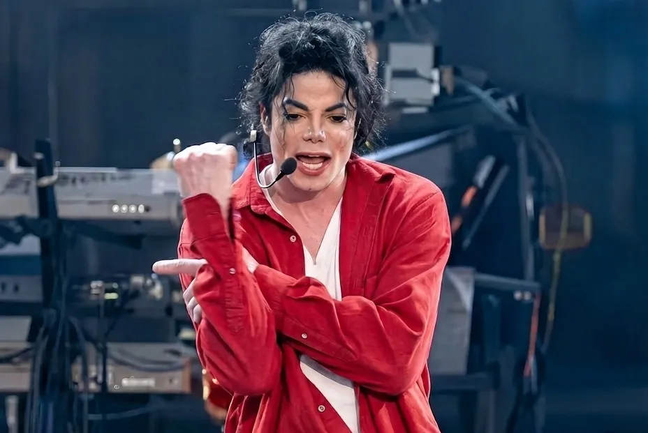 HIStory World Tour: os bastidores da última grande turnê de Michael Jackson 2 HIStory World Tour: os bastidores da última grande turnê de Michael Jackson | mjbeats.com .br ensaio HIStory World Tour