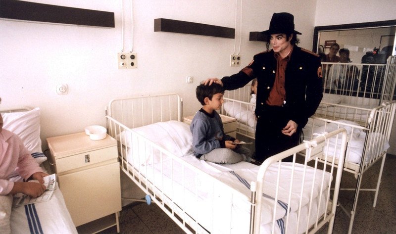 O-Rei-da-Caridade-MIchael-Jackson-MJ-Beats Michael Jackson: O Rei da Caridade que a mídia prefere esquecer