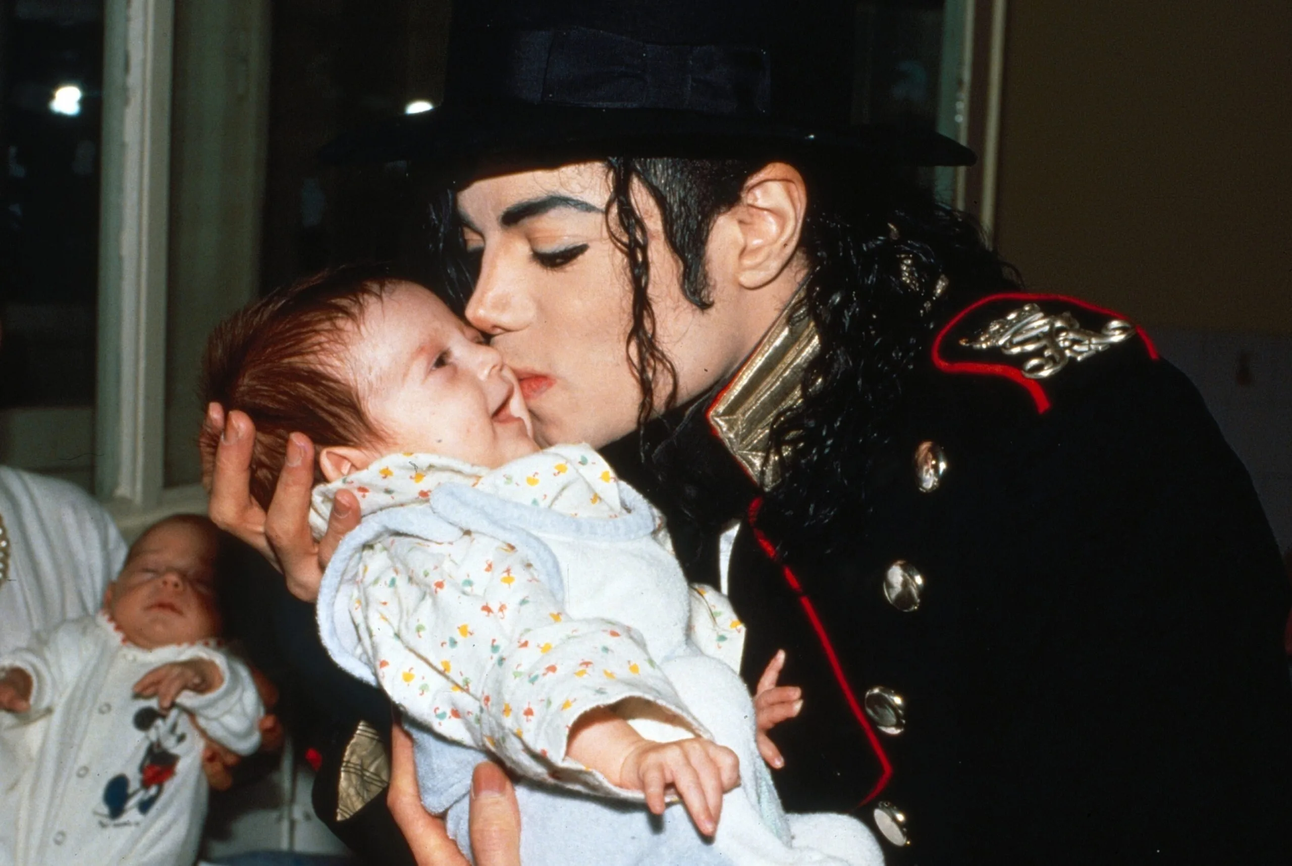 Michael Jackson: O Homem e o Artista | O amor pelas criancas Michael Jackson MJ Beats scaled