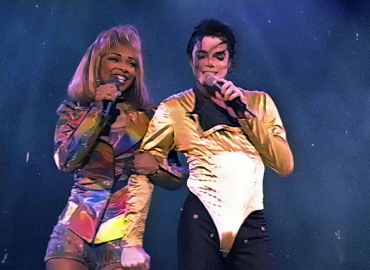 Michael Jackson e Siedah Garrett: a loira surpresa que arrancou um sorriso do Rei do Pop 1 Michael Jackson e Siedah Garrett: a loira surpresa que arrancou um sorriso do Rei do Pop | fgg
