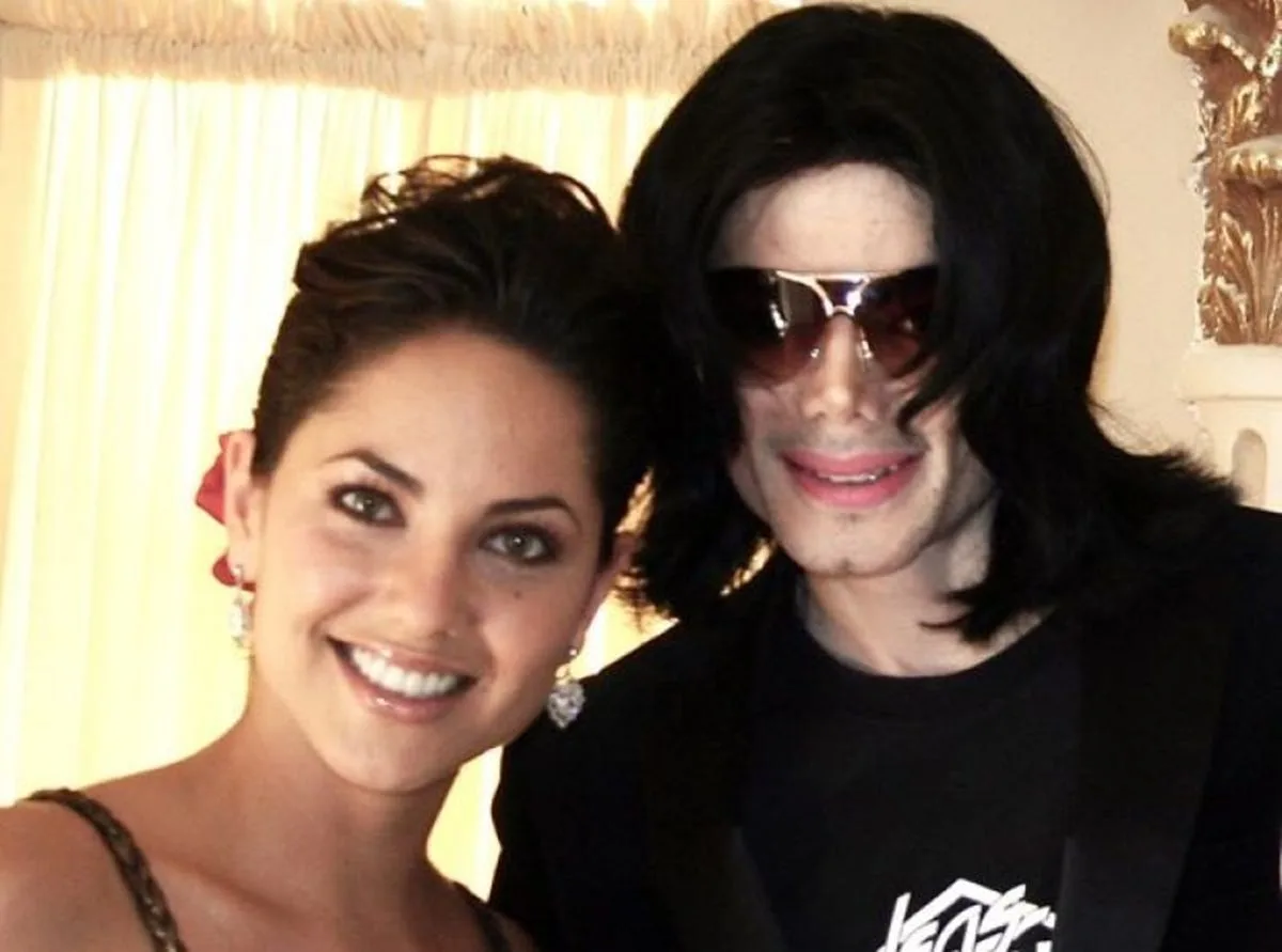 Ela foi a Rubi na novela, mas viveu um conto real com o Rei do Pop: O encontro inesperado de Bárbara Mori com Michael Jackson | Barbara Mori e Michael Jackson 2008 mjbeats