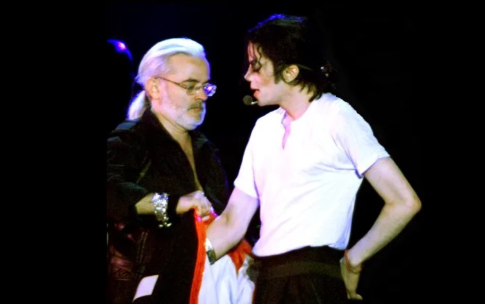 HISTORY-MJ-2 Entre Costuras e Coreografias: A Moda e Michael Jackson