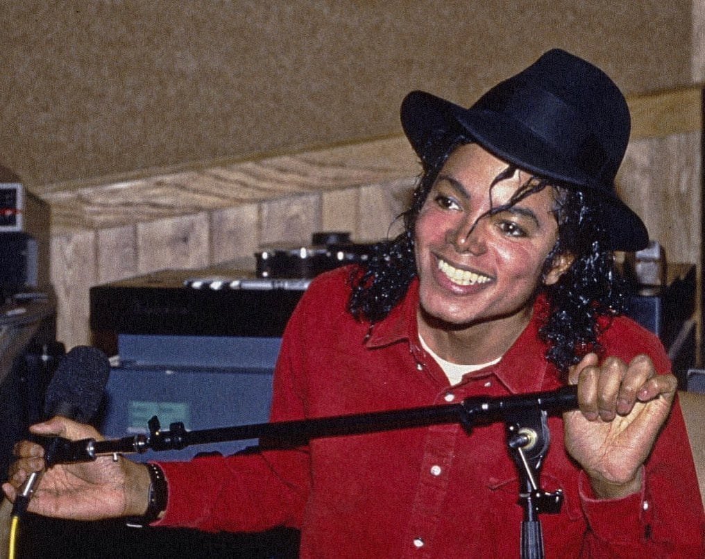 Quando a Música Confronta Tabus: O lado 'polêmico' de Michael Jackson | SnapInsta.to 273541570 279366144147550 8585325448179978057 n