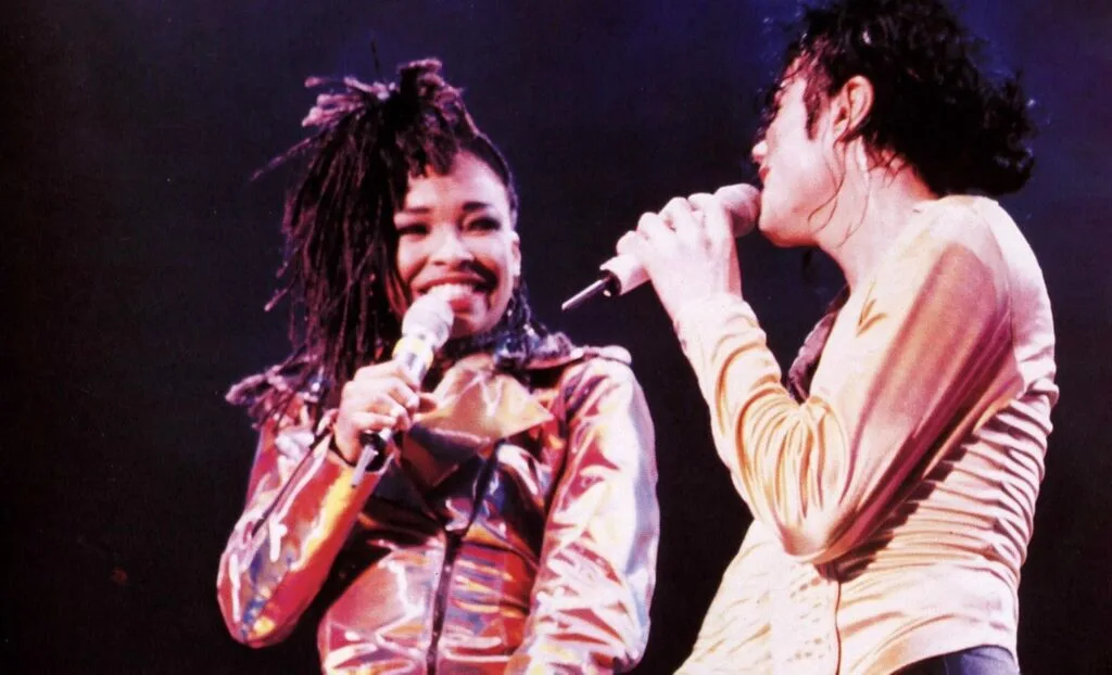 1_oRrvoZ2YVwdc0NnRS0bMcg-1-1024x622 Nos Bastidores da Dangerous World Tour: Memórias do meu Tio Doo Doo