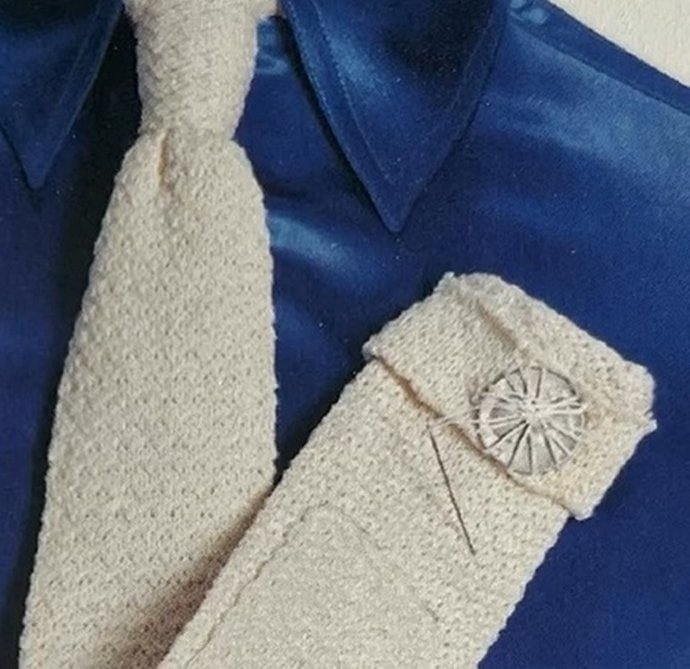 2m O gênio está nos detalhes: A história da Gravata de Michael Jackson