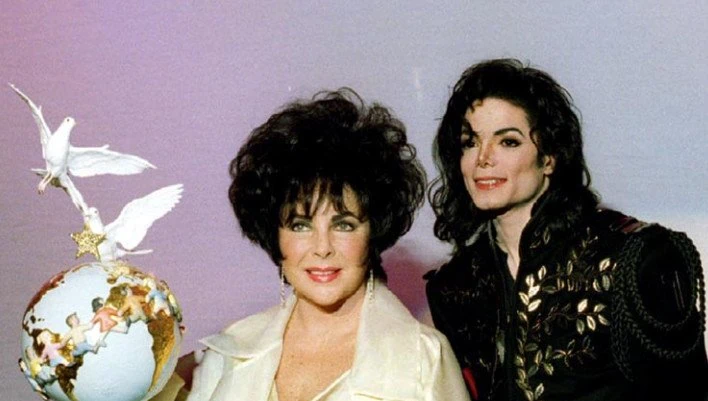 Quando ninguém teve coragem, Michael Jackson teve: a luta silenciosa (e poderosa) contra a AIDS ao lado de Elizabeth Taylor | Elizabeth Taylor e Michael Jackson MJ Beats