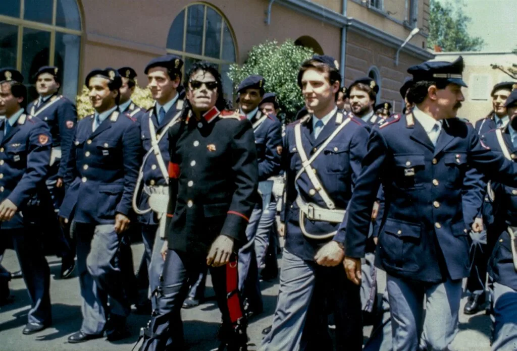 MJ-em-Roma-2-MJ-Beats-1024x696 Michael Jackson, Bad Tour e a uma parada na Academia de Polícia