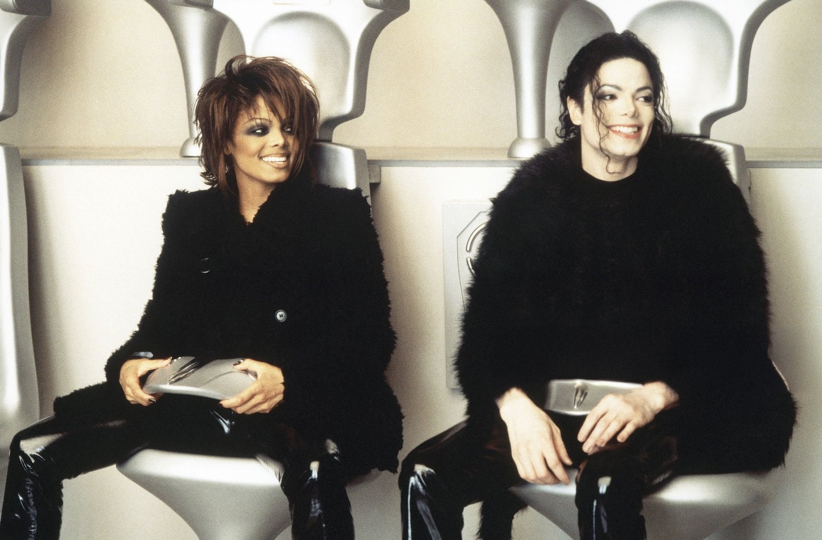 Michael Jackson & Janet Jackson no set de "Scream"