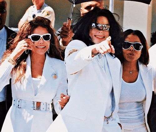 mj-trial-white-04-v2 The Ultimate Collection: O Box Set mais elegante - e recheado - de Michael Jackson