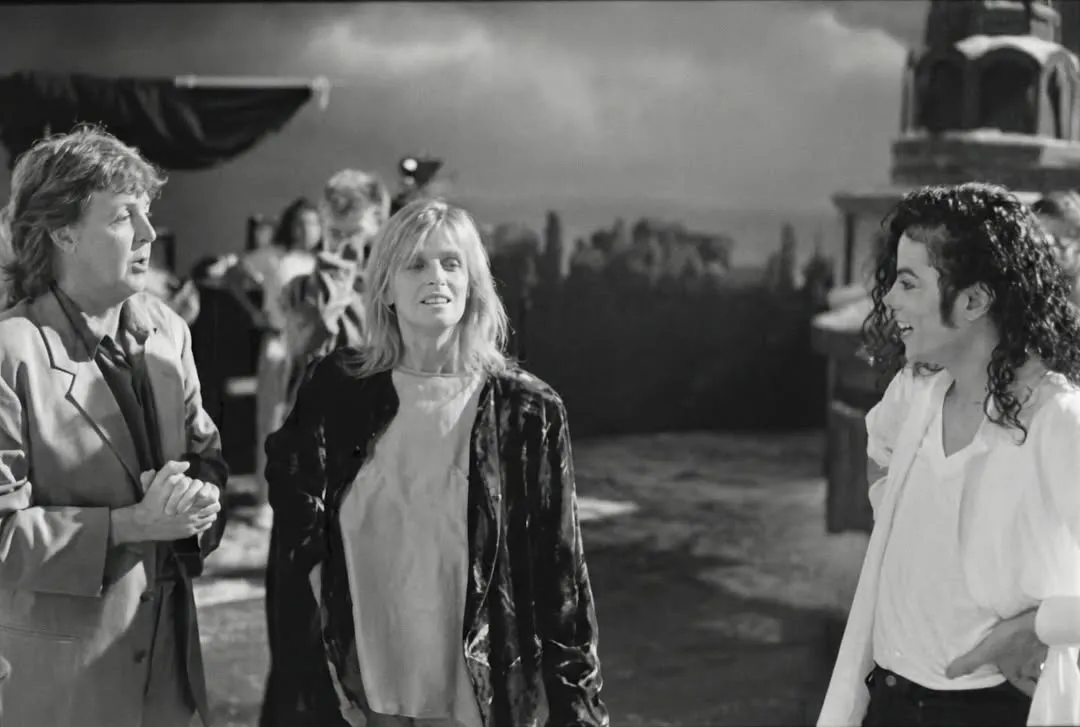 684228125_2200364850711348_9151977960078293966_n O dia em que Michael Jackson e Paul McCartney lavaram louça juntos