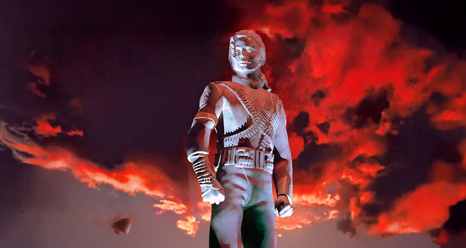 Estátua de Michael Jackson no álbum "HIStory".