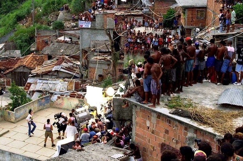 515508604_1167207452109330_6176426134483663641_n Michael Jackson encarou uma favela carioca com mais coragem que muito político