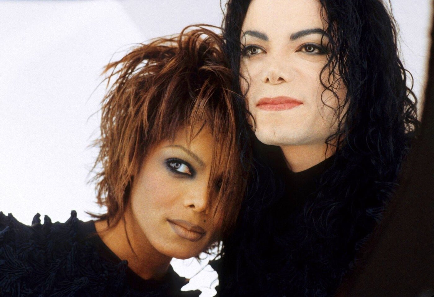 Janet Jackson chorou por Michael Jackson diante das câmeras | Janet Jackson e Michael Jackson Scream 1995