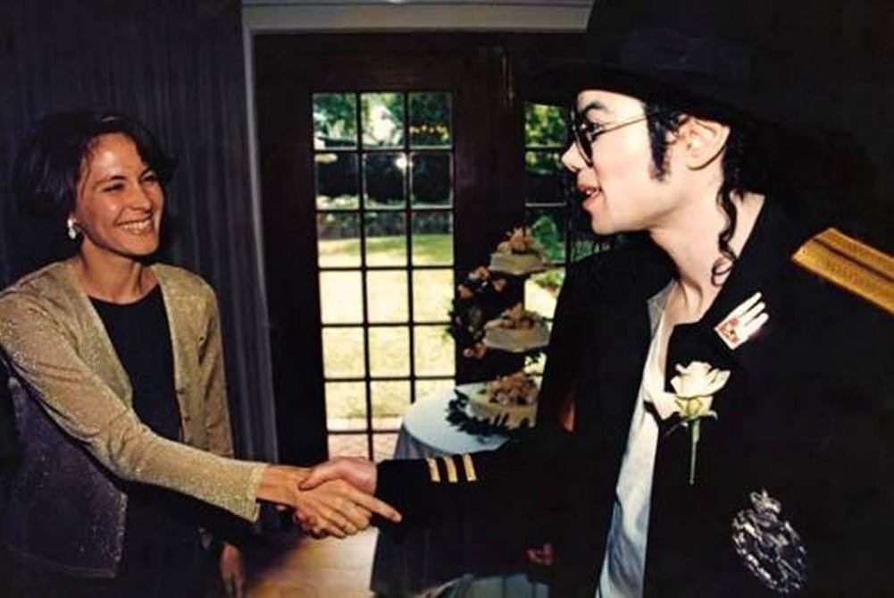 1qYuF55Wt-EEvczydbfo2hQ Michael Jackson, uma pessoa adorável, gentil e amável.