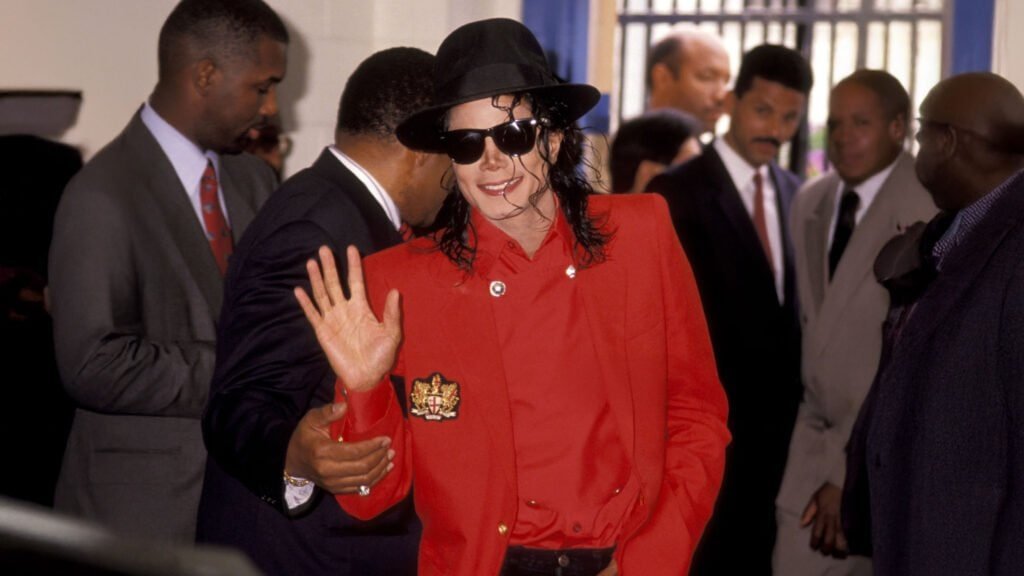 mj-at-community-youth-sports-arts-foundation-1024x576 Michael Jackson esteve noivo em 1991? O que dizem as fotos e registros?