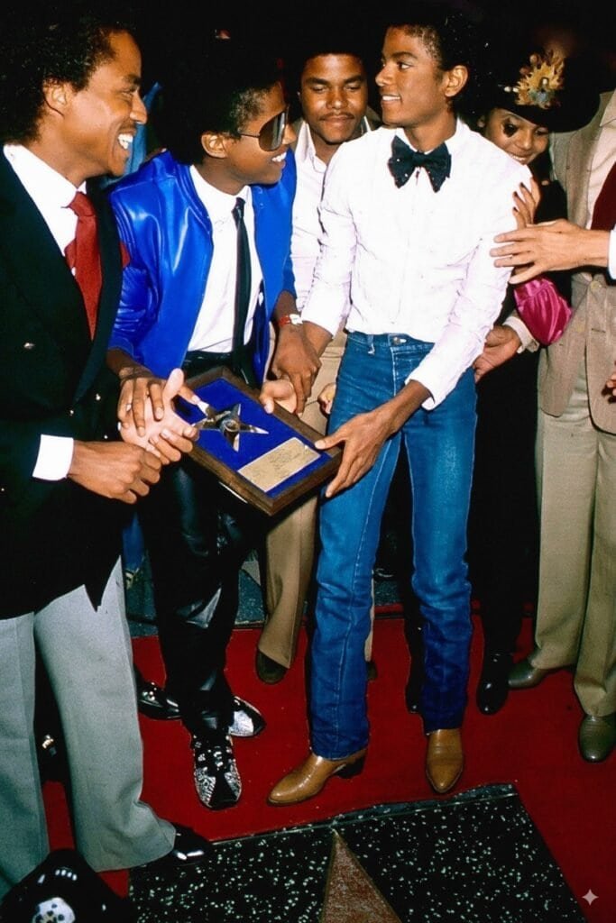 190903_walkoffame-restored-683x1024 03 de Setembro de 1980: os Jacksons são eternizados na Calçada da Fama