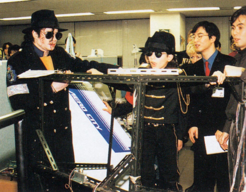 MJ-05-1024x802 Michael Jackson e sua visita secreta à Sega em Tóquio, Japão, 1996