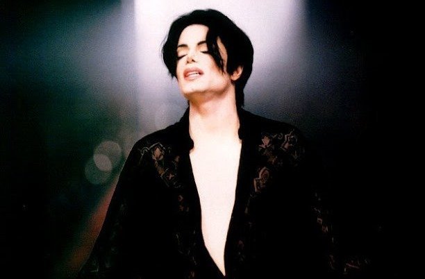 Música é Tapeçaria: A Filosofia de Michael Jackson | You are not alone michael jackson 7127292 625 654