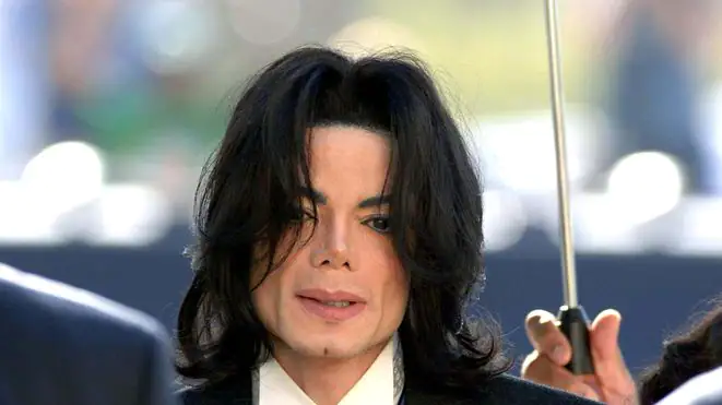 Entre rumores e documentos: o que descobri sobre Michael Jackson | ef76e633fd6d6e3fa5a2a957baed88dc