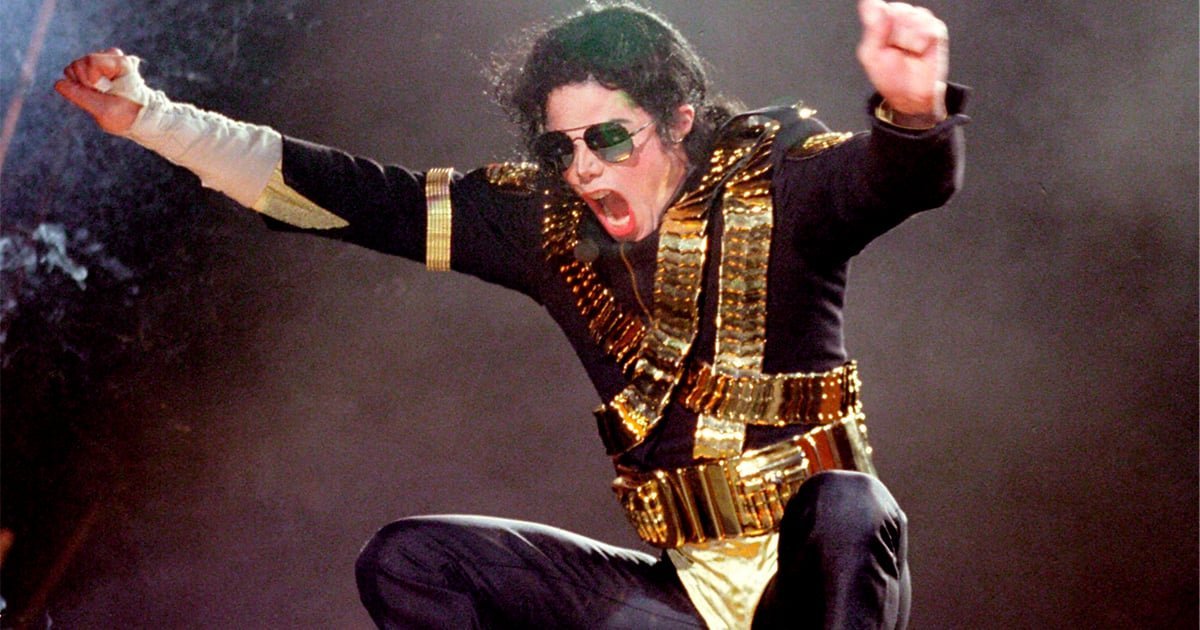 Michael Jackson ultrapassa 1 milhão de álbuns vendidos em 2025 1 Michael Jackson ultrapassa 1 milhão de álbuns vendidos em 2025 | og MJ stage entrence