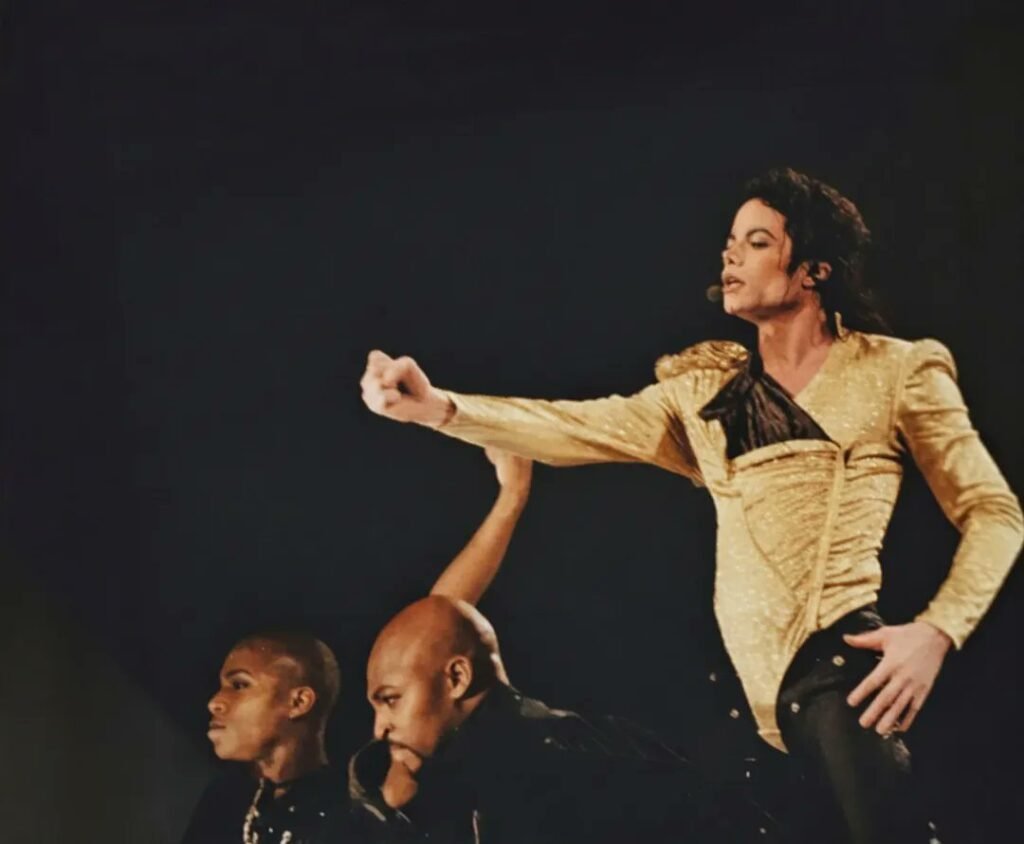 Michael-Jackson-Brasil-1993-MJ-Beats-1024x844 Fotos raras revelam o dia em que Michael Jackson incendiou o Morumbi