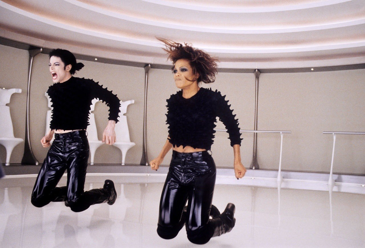 ''Scream'' de Michael Jackson atinge 100 milhões de streams no Spotify 1 ''Scream'' de Michael Jackson atinge 100 milhões de streams no Spotify | michael and janet jackson on the set of scream MJ BEATS