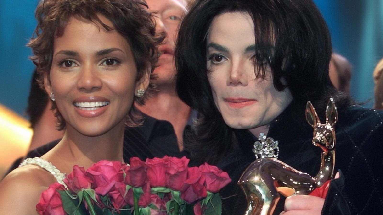 Halle Berry & Michael Jackson no Bambi Awards 2002