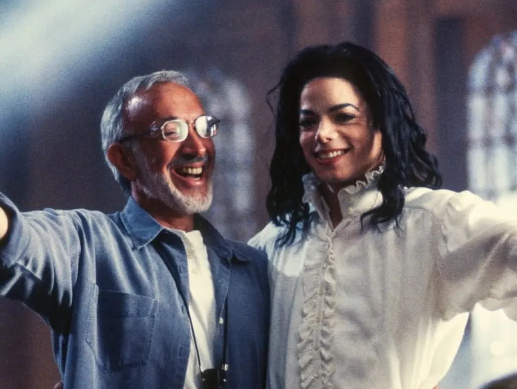 Imagens inéditas de Michael Jackson no set de Ghosts | g5