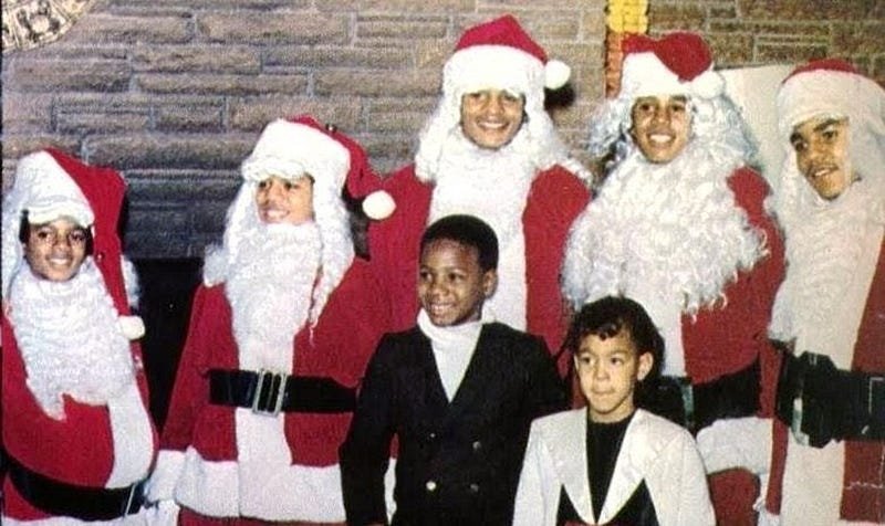 1UlWtMDrn7QyRkYDr9tX_Ew Por que Michael Jackson demorou tanto para comemorar o Natal?