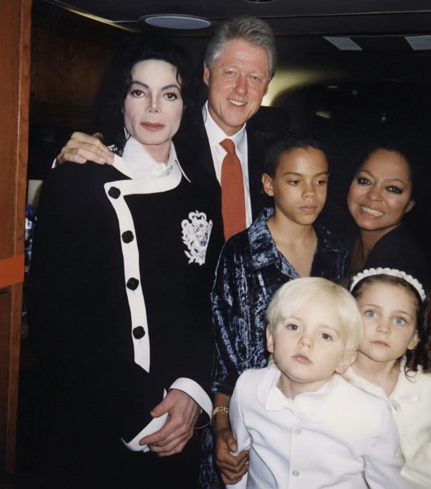 2025-12-20_11-36-08_MJ-BC-DR-PM-PK-4K-scaled Caso Epstein: Quando uma tarja vira ficção