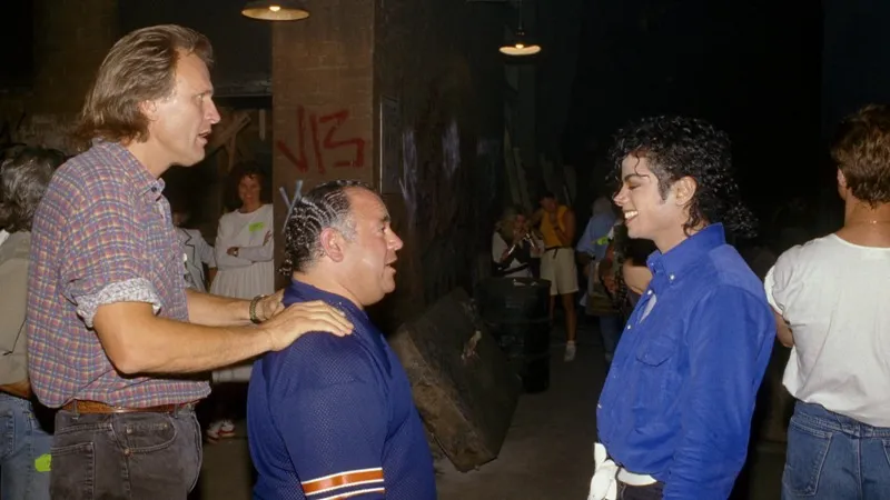 549704975_1231760222320719_571561802449844808_n Do Set ao Palco: Michael Jackson e os bastidores da Bad World Tour
